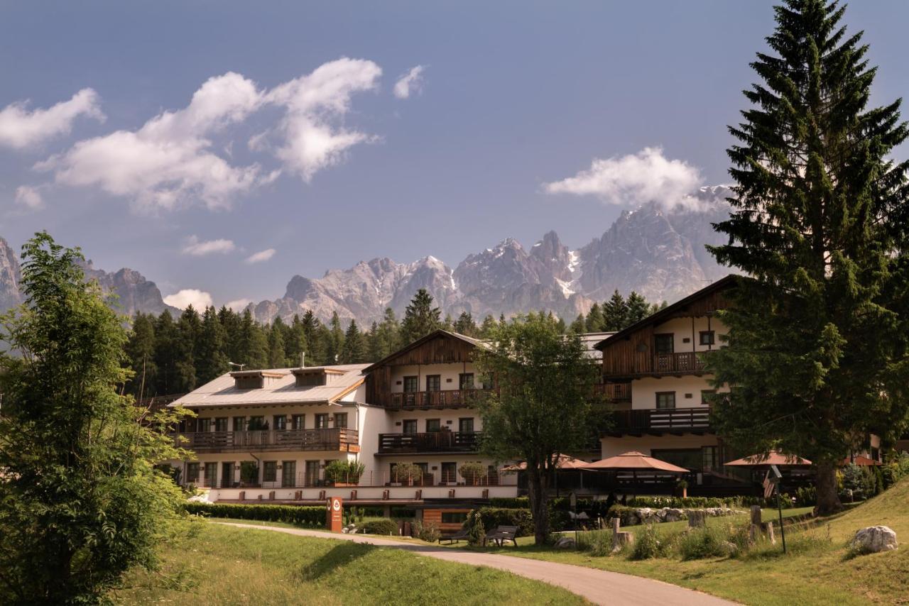 Rosapetra Spa Resort - Small Luxury Hotels Of The World Cortina d'Ampezzo Exterior photo