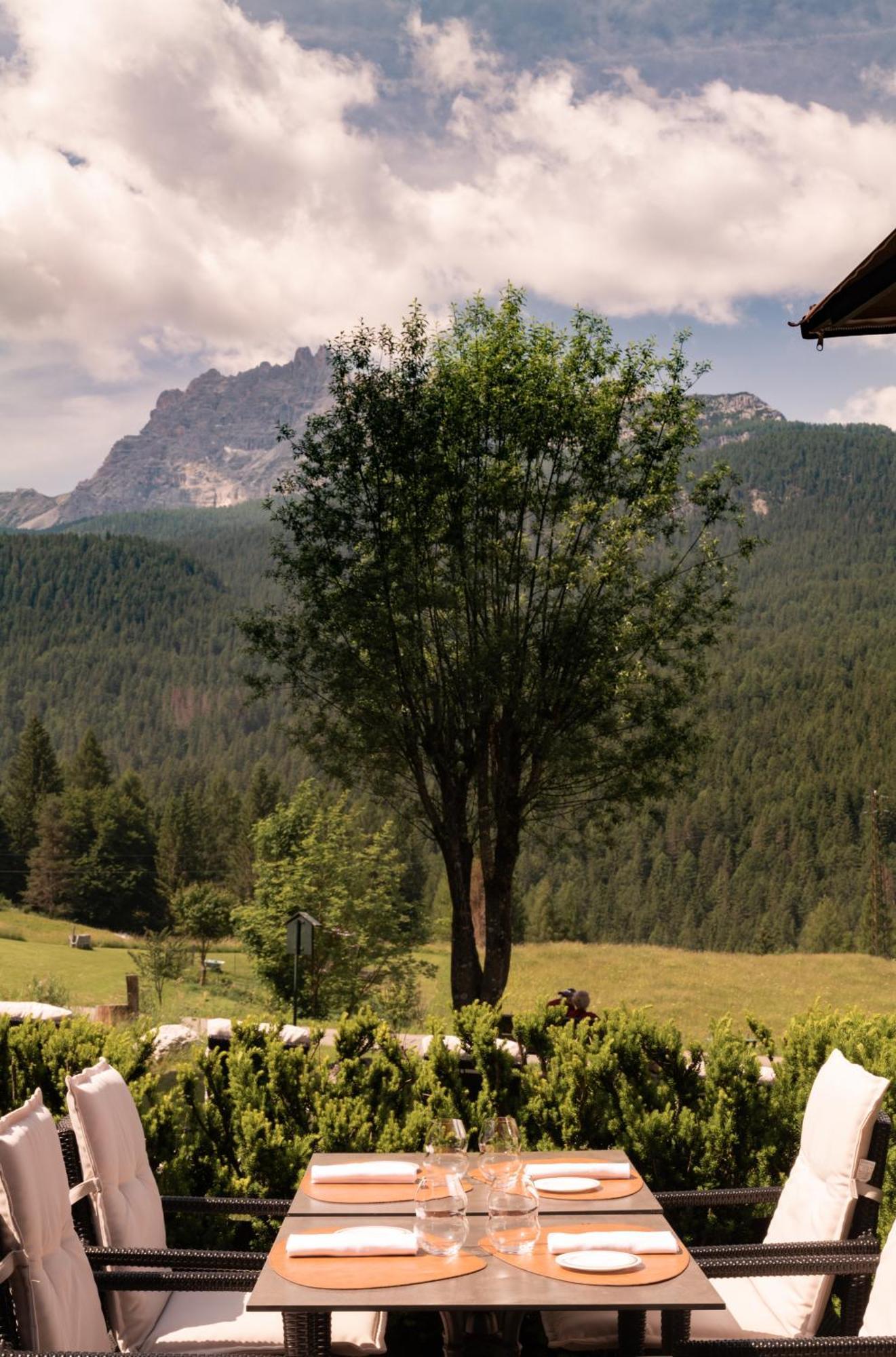Rosapetra Spa Resort - Small Luxury Hotels Of The World Cortina d'Ampezzo Exterior photo