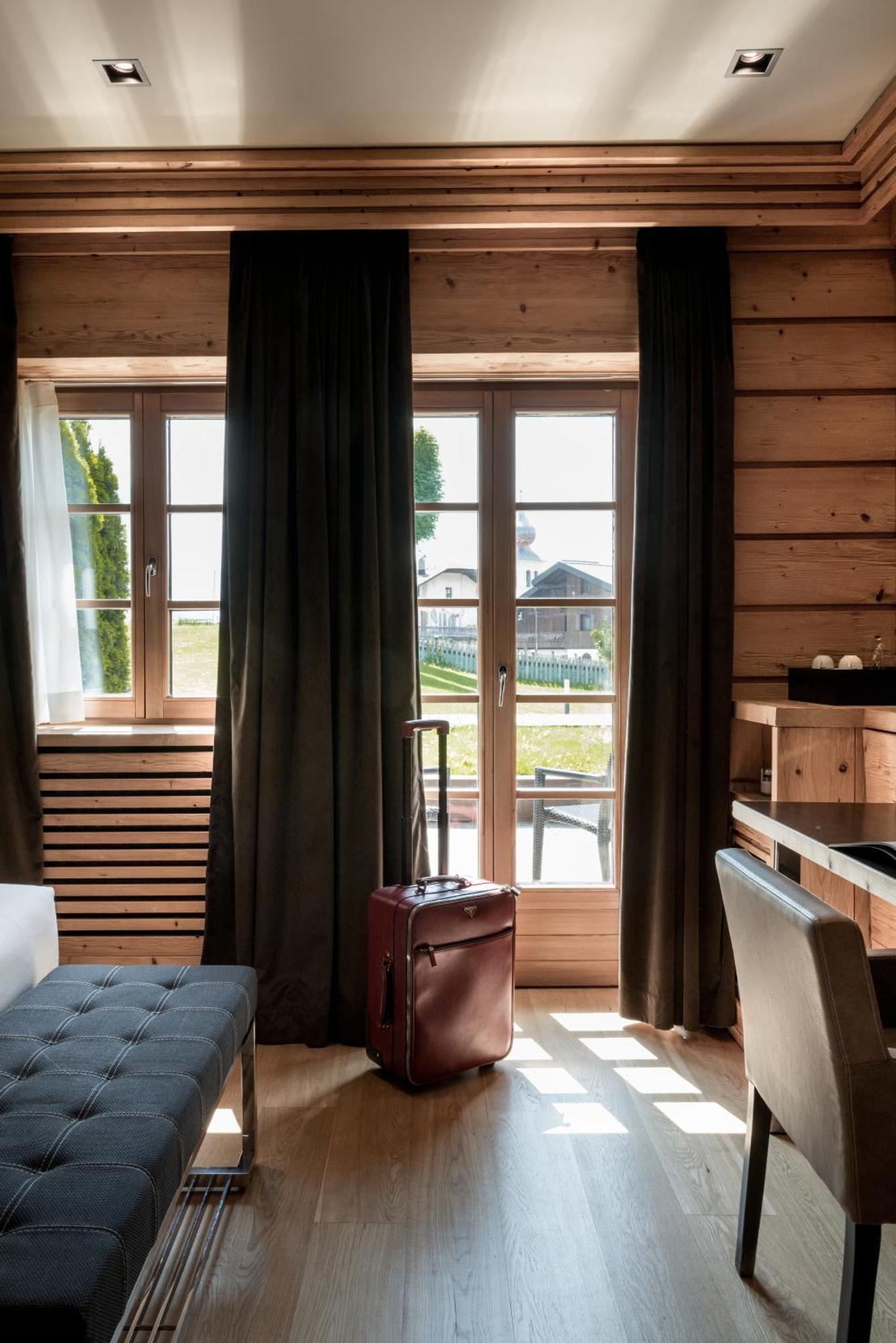 Rosapetra Spa Resort - Small Luxury Hotels Of The World Cortina d'Ampezzo Exterior photo