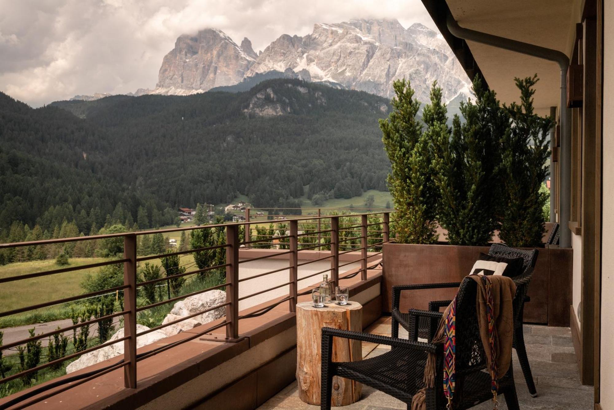 Rosapetra Spa Resort - Small Luxury Hotels Of The World Cortina d'Ampezzo Exterior photo